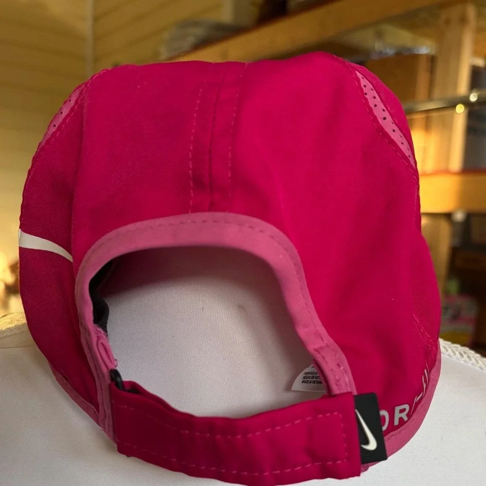 Nike Featherlight Dri-FIT Pink Running Hat Adjustable Womens Training Cap OSFM
